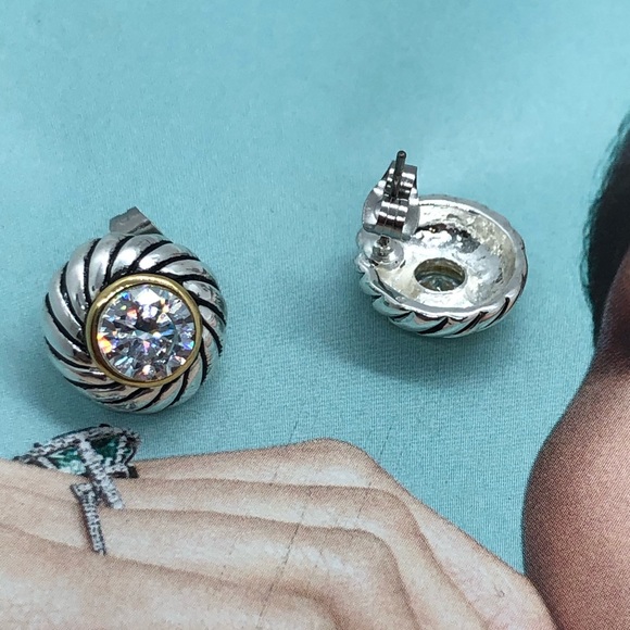 🌟Silver Stud Earrings - Picture 3 of 5